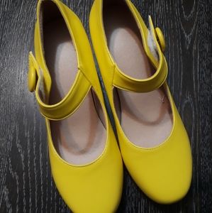 Yellow shoes